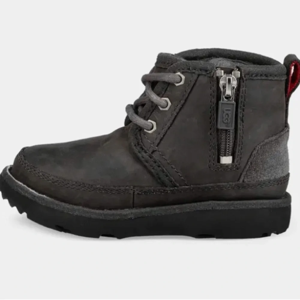 Ugg Neumel II Unisex Youth Charcoal Gray Lace Up Boots Waterproof Size 10 USED